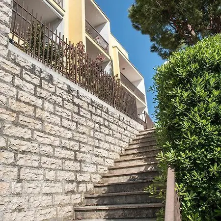N060 - Numana, Con Garage A 100mt Dal Mare Numana